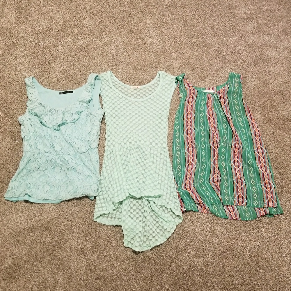 Women's size small bundle